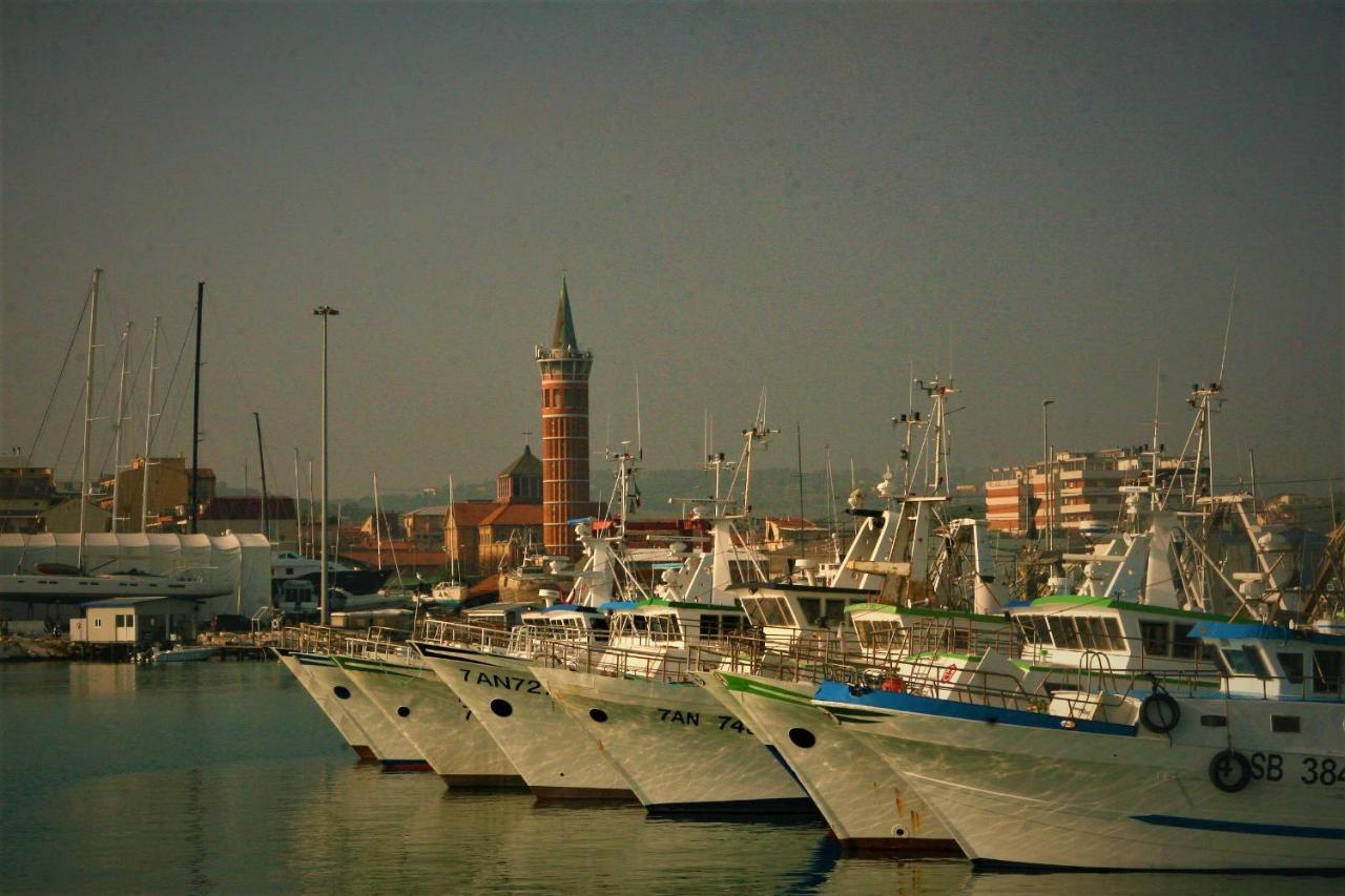 A Due Passi Dal Mare Lägenhet Civitanova Marche Exteriör bild